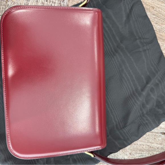 *NEW* Fall 2024 Celine Classic Triomphe bag in shiny calfskin (Burgundy) - Picture 7 of 7
